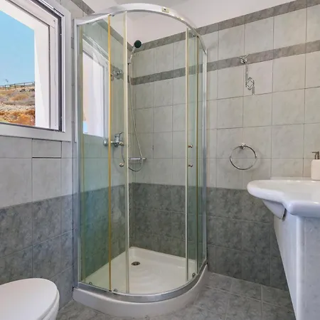 Sunrise Aparthotel 4*