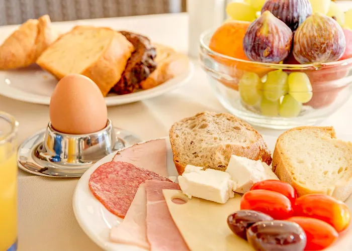 日出海滩套房酒店 阿佐里姆诺斯